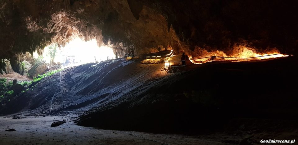 Tham Luang cave