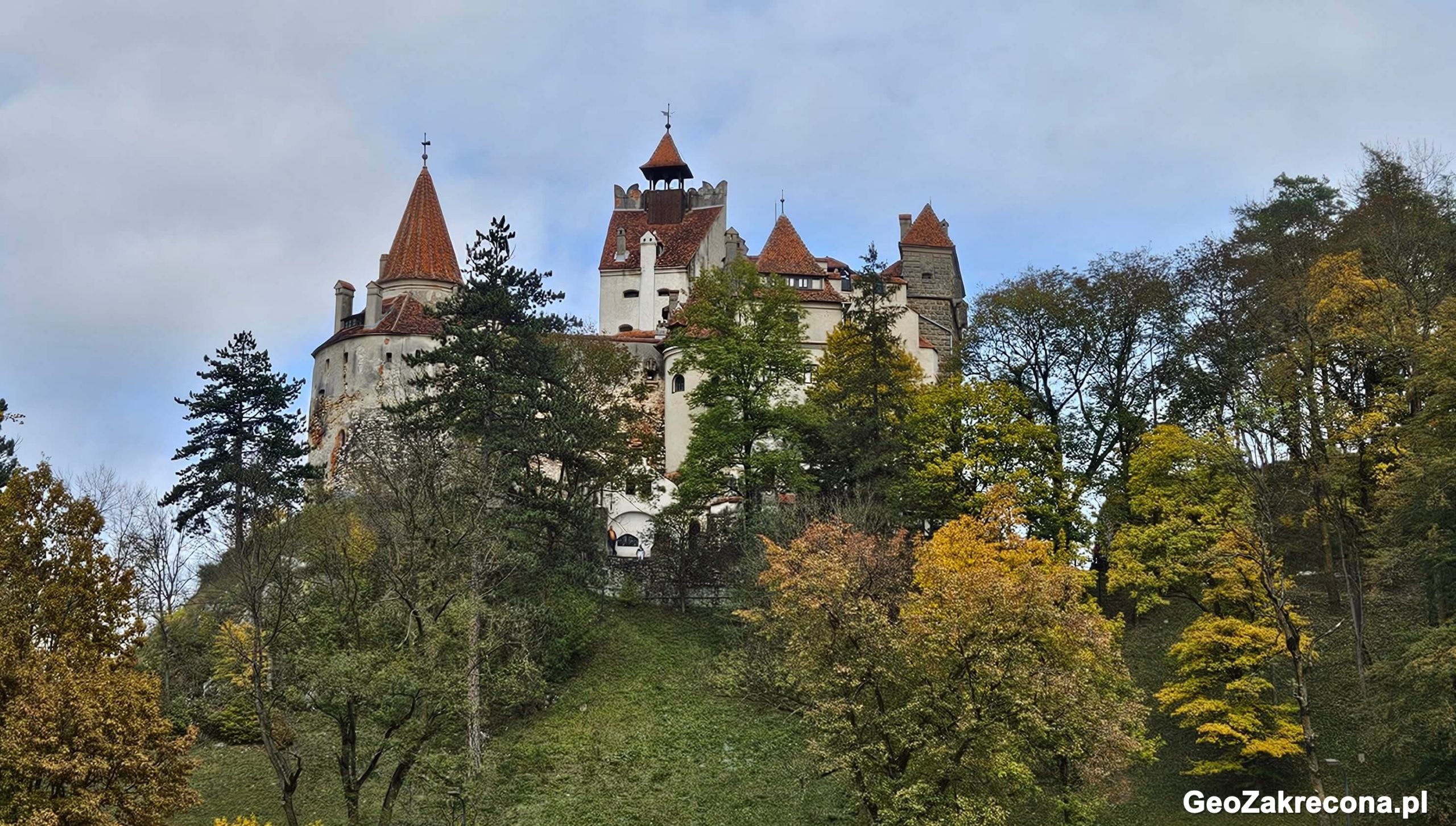 Zamek Draculi, Zamek Peles i Braszów