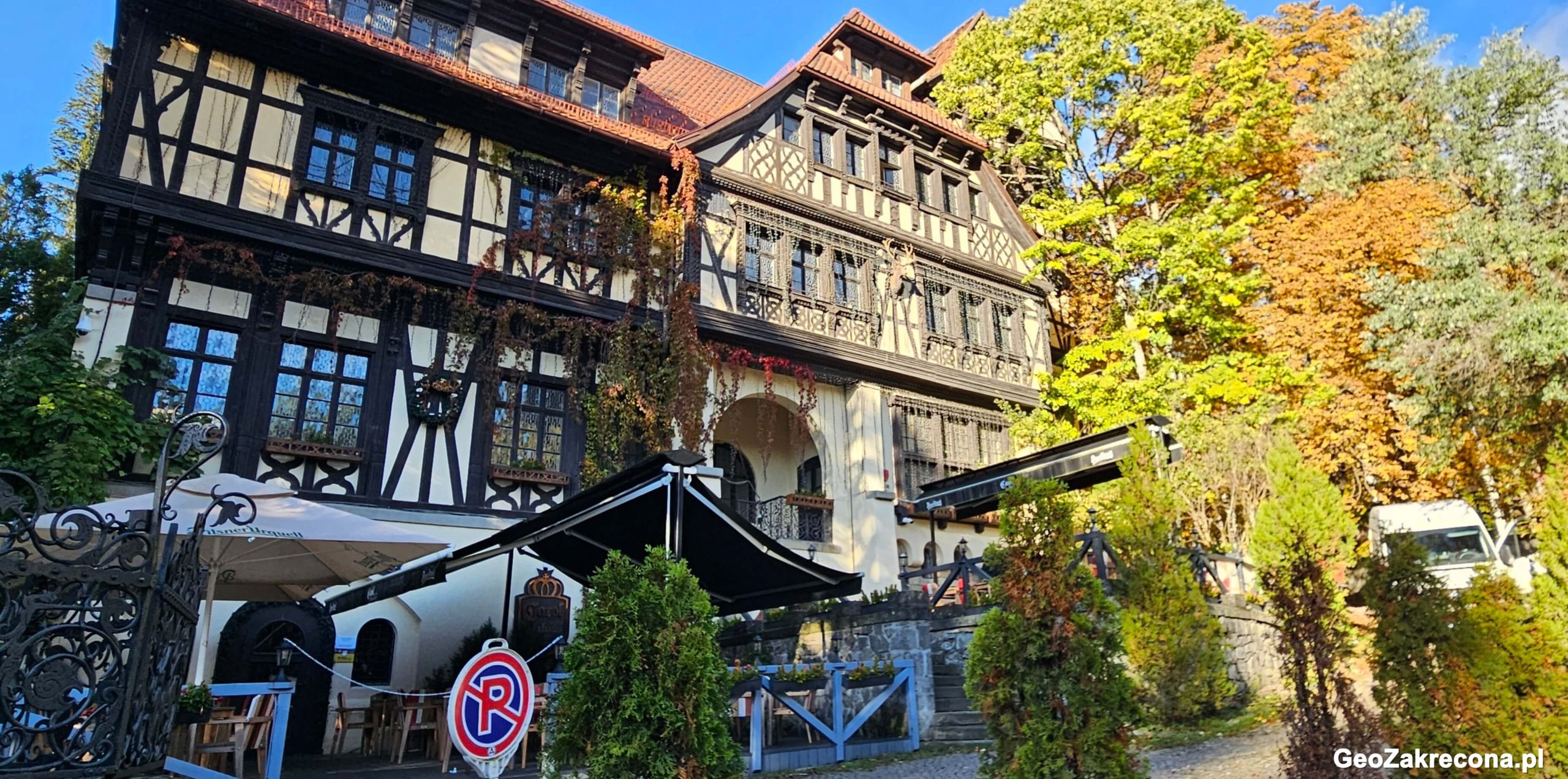 Zamek Draculi, Zamek Peles i Braszów